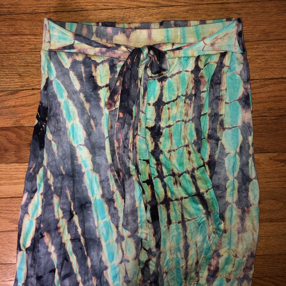Tie-Dye Wrap Midi Skirt in women’s Aqua blue snd navy colors size small - Picture 5 of 9